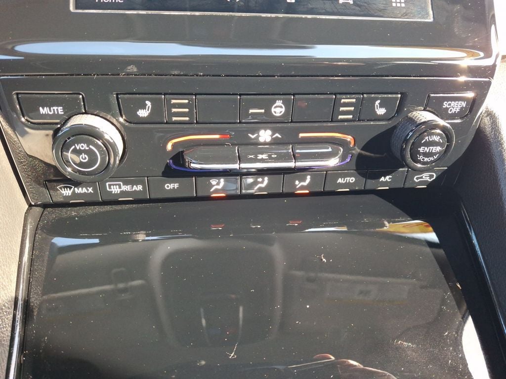 2022 Jeep Grand Cherokee L Laredo 4x4