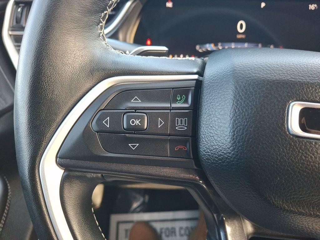 2022 Jeep Grand Cherokee L Laredo 4x4