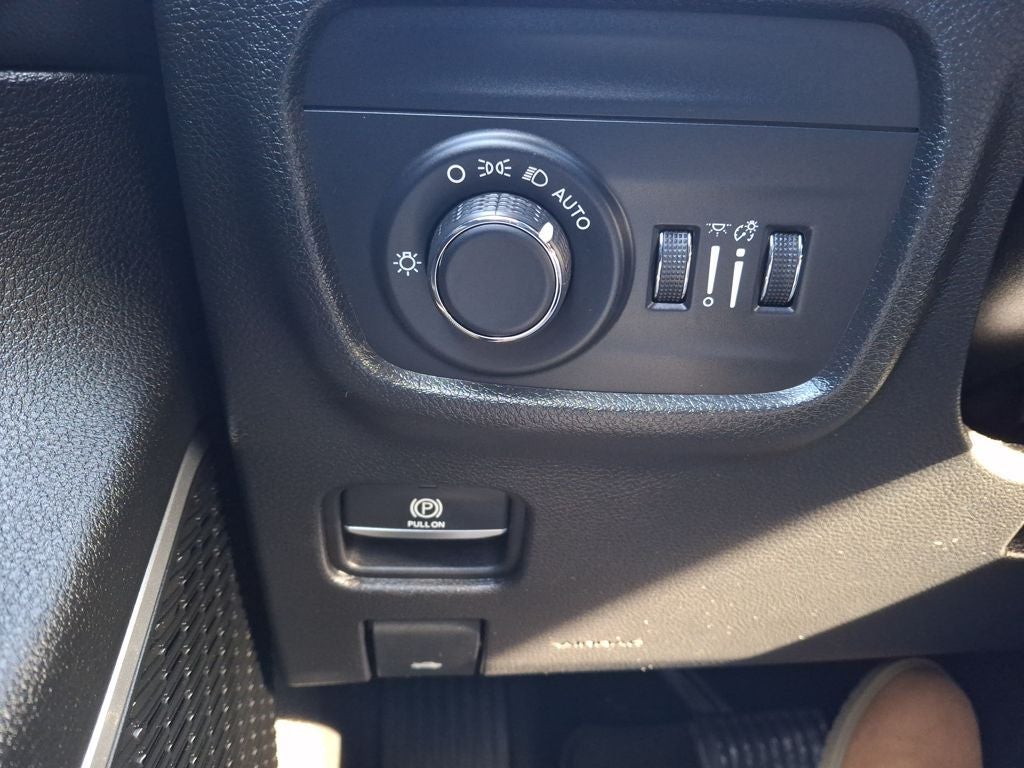 2022 Jeep Grand Cherokee L Laredo 4x4