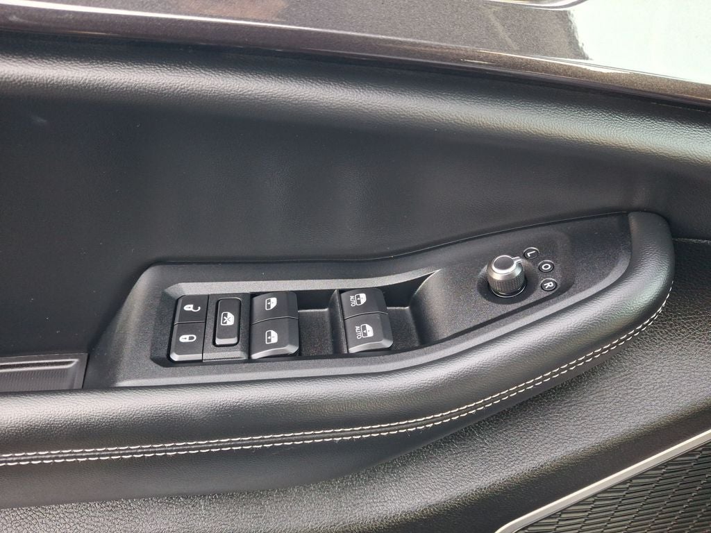 2022 Jeep Grand Cherokee L Laredo 4x4