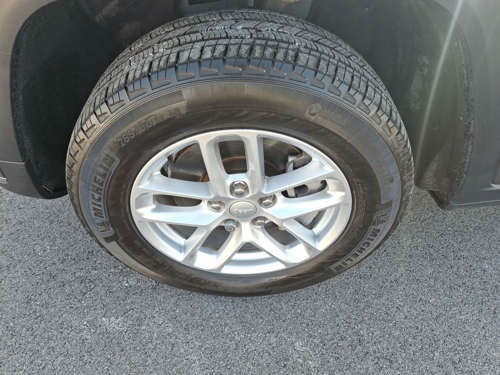 2022 Jeep Grand Cherokee L Laredo 4x4