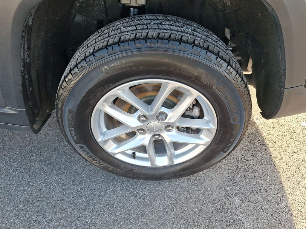 2022 Jeep Grand Cherokee L Laredo 4x4