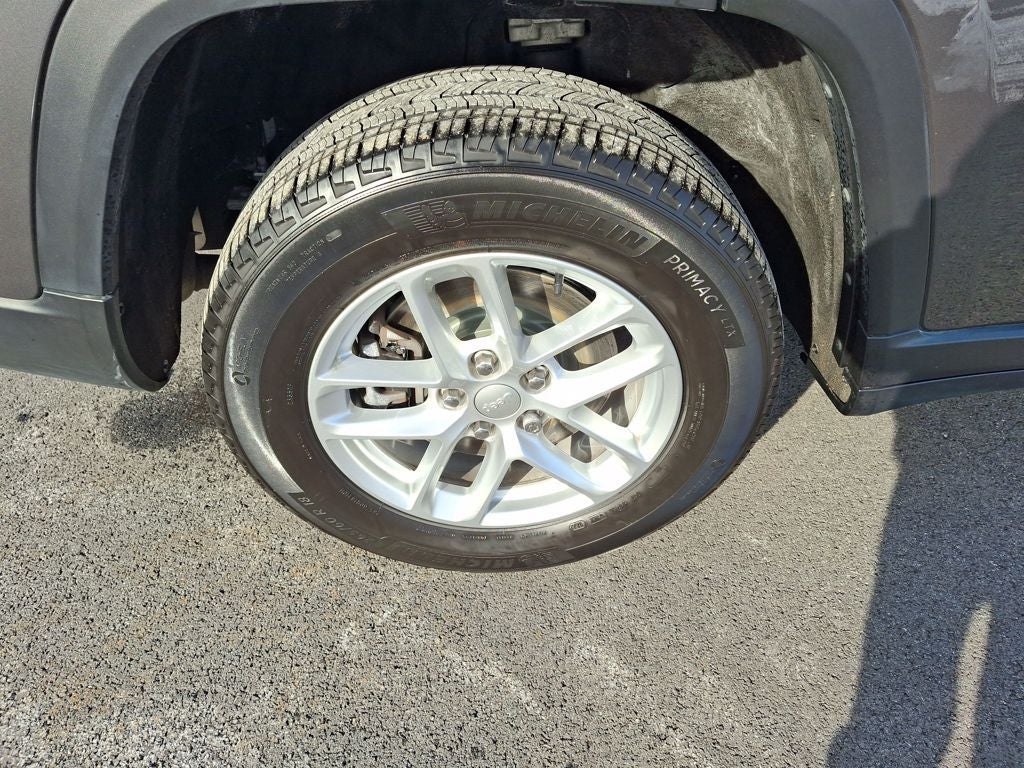 2022 Jeep Grand Cherokee L Laredo 4x4