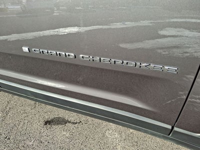 2022 Jeep Grand Cherokee L Laredo 4x4