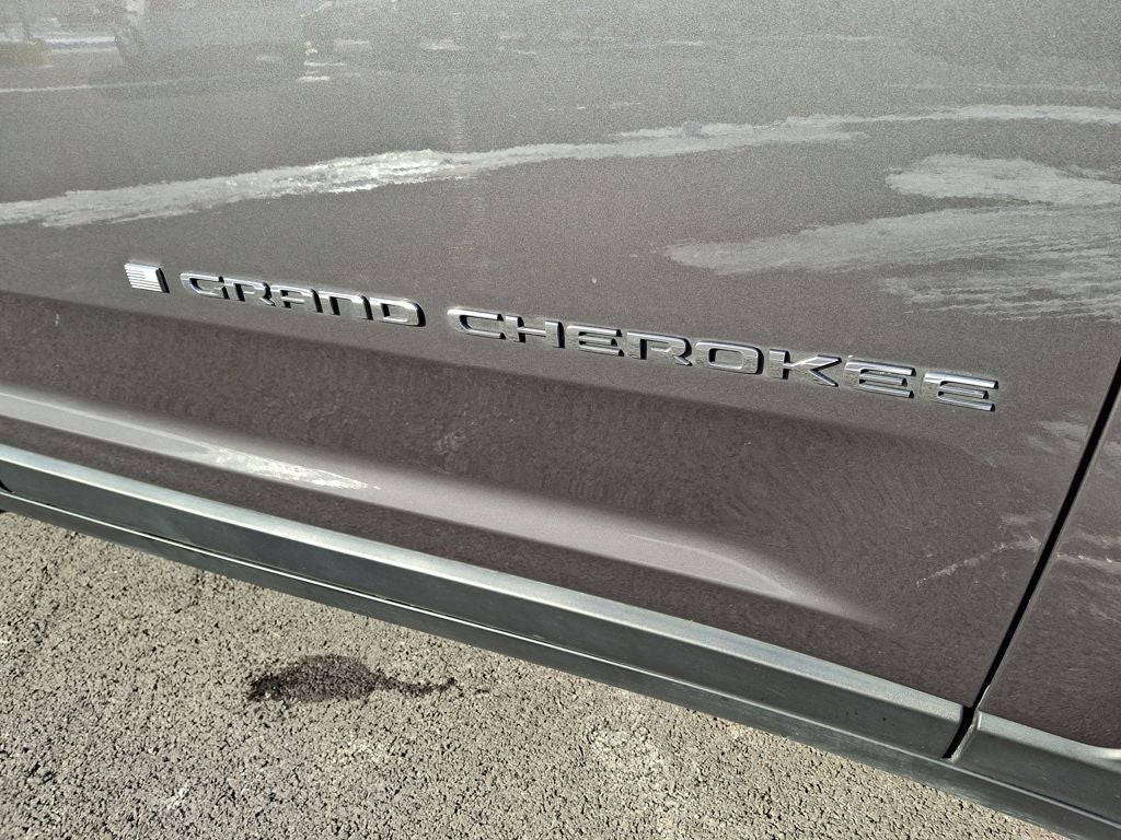 2022 Jeep Grand Cherokee L Laredo 4x4