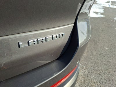 2022 Jeep Grand Cherokee L Laredo 4x4