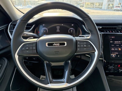 2022 Jeep Grand Cherokee L Laredo 4x4