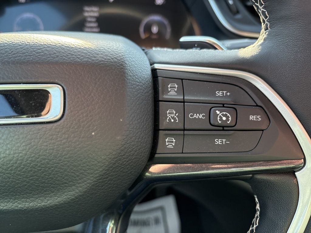 2022 Jeep Grand Cherokee L Laredo 4x4