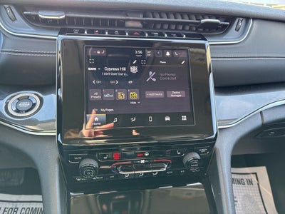 2022 Jeep Grand Cherokee L Laredo 4x4