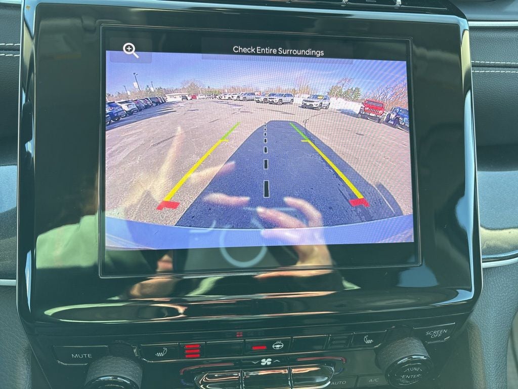 2022 Jeep Grand Cherokee L Laredo 4x4