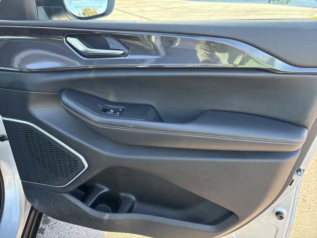 2022 Jeep Grand Cherokee L Laredo 4x4