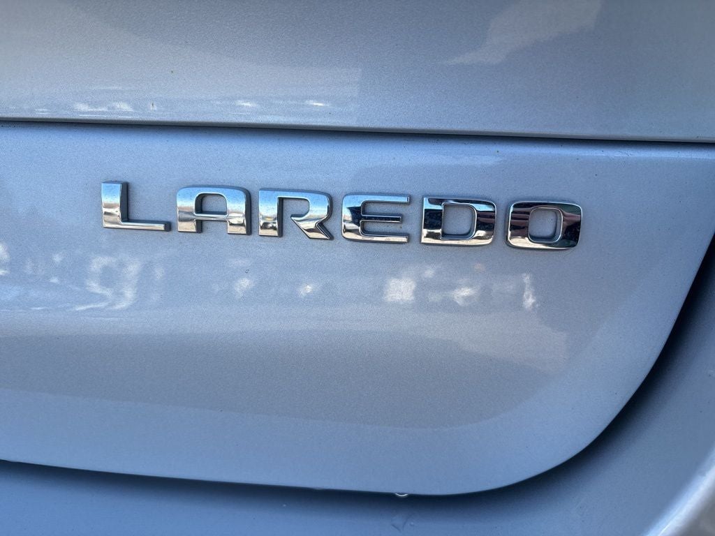 2022 Jeep Grand Cherokee L Laredo 4x4