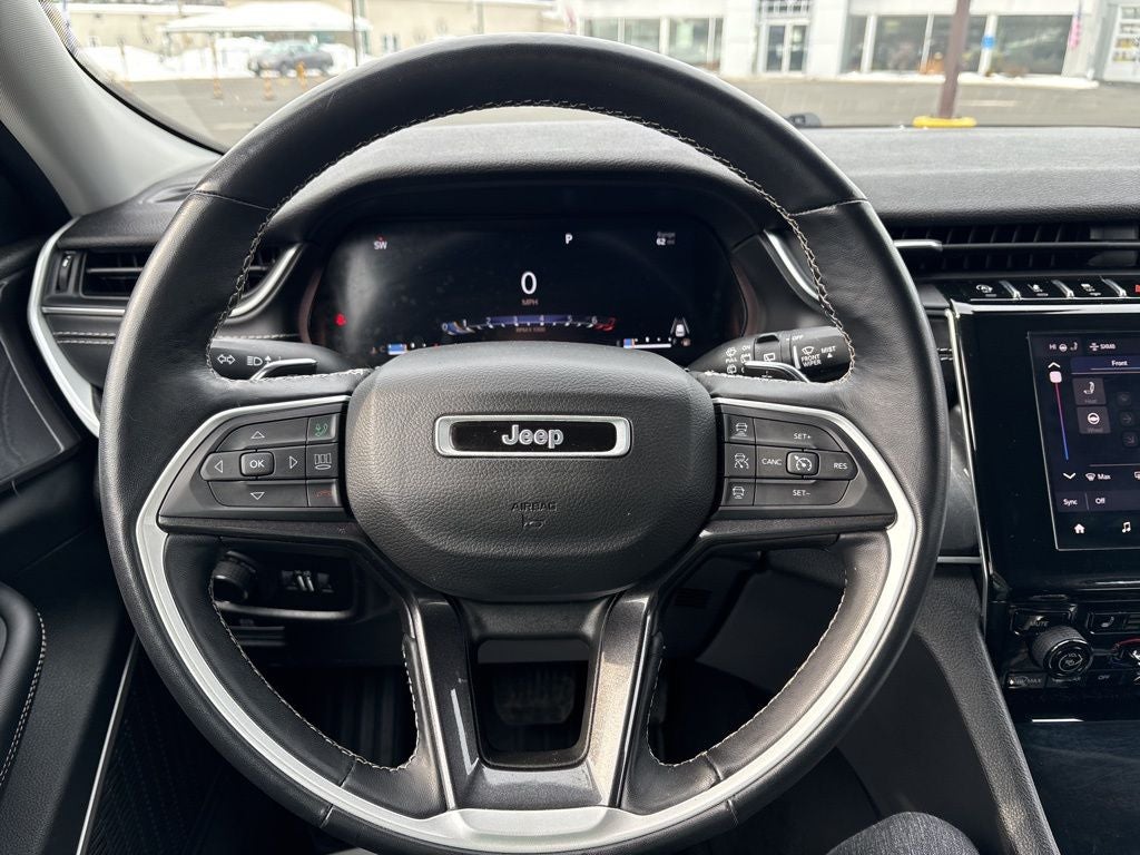 2022 Jeep Grand Cherokee L Laredo 4x4