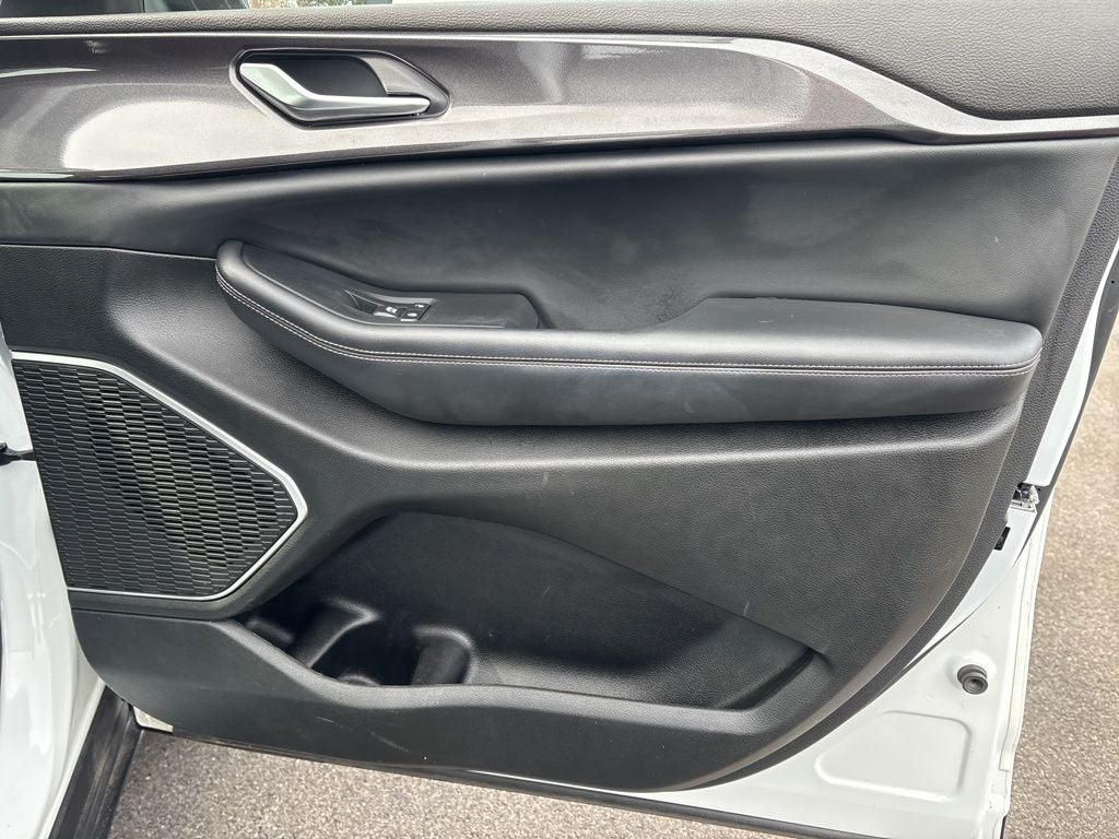 2022 Jeep Grand Cherokee L Laredo 4x4