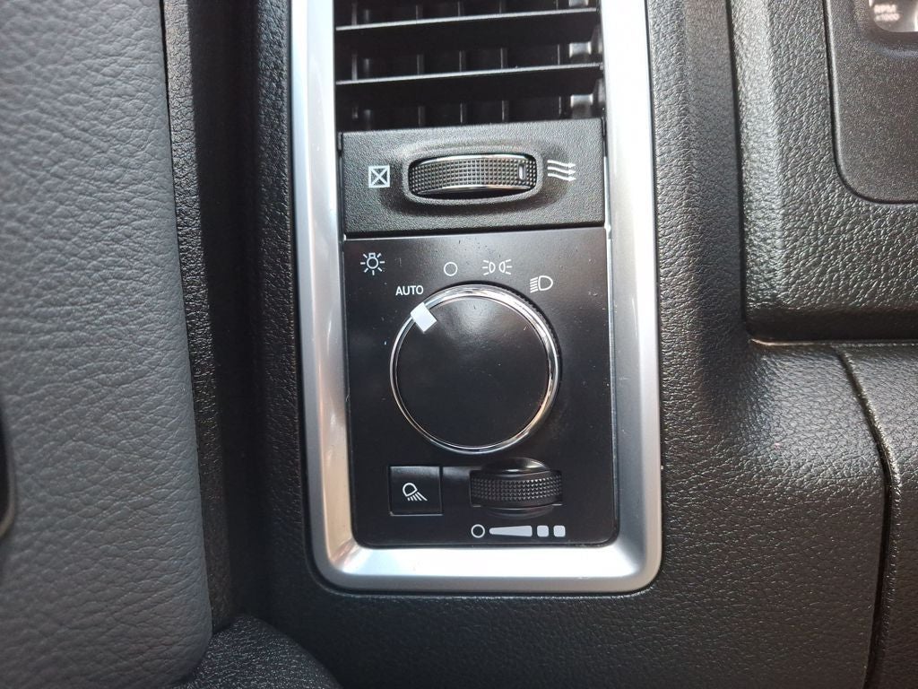 2024 RAM 1500 Classic SLT Quad Cab 4x4 6'4' Box