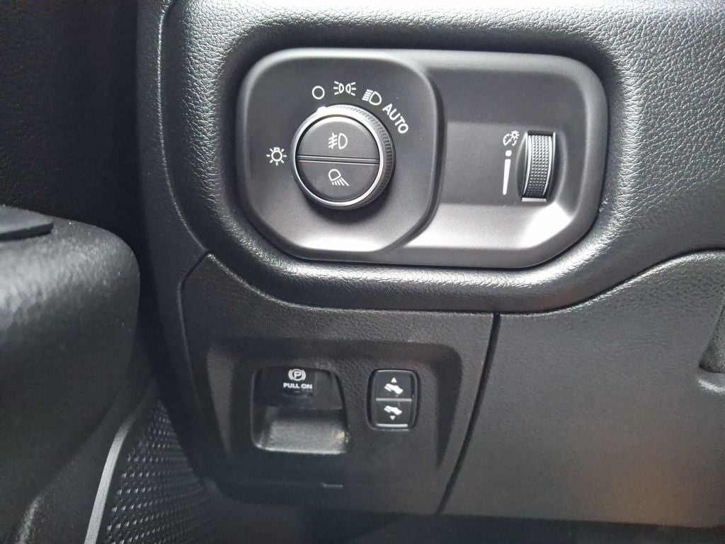 2022 RAM 1500 Big Horn Quad Cab 4x4 6'4' Box