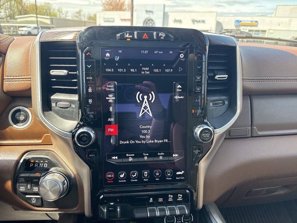 2020 RAM 1500 Laramie Crew Cab 4x4 5'7' Box