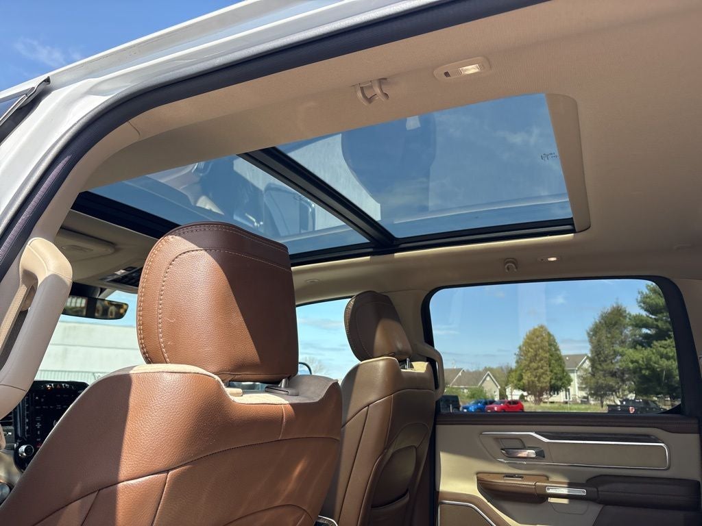 2020 RAM 1500 Laramie Crew Cab 4x4 5'7' Box