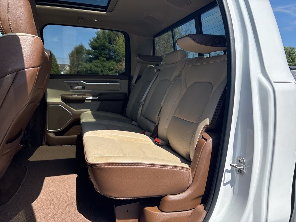 2020 RAM 1500 Laramie Crew Cab 4x4 5'7' Box