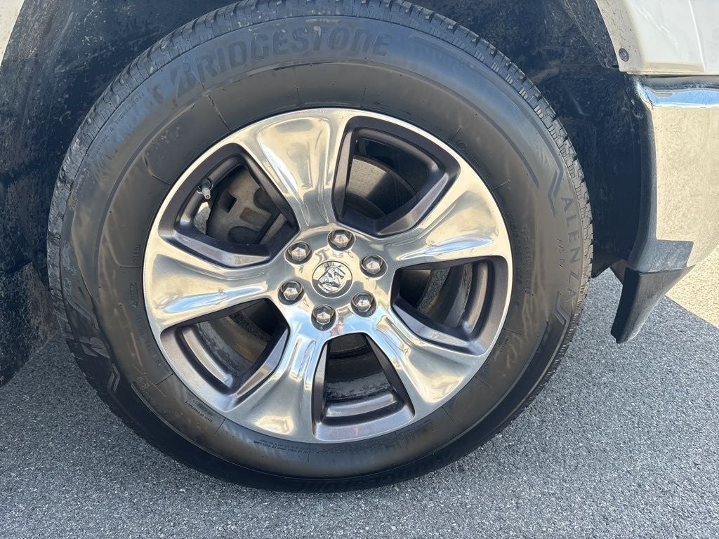 2020 RAM 1500 Laramie Crew Cab 4x4 5'7' Box