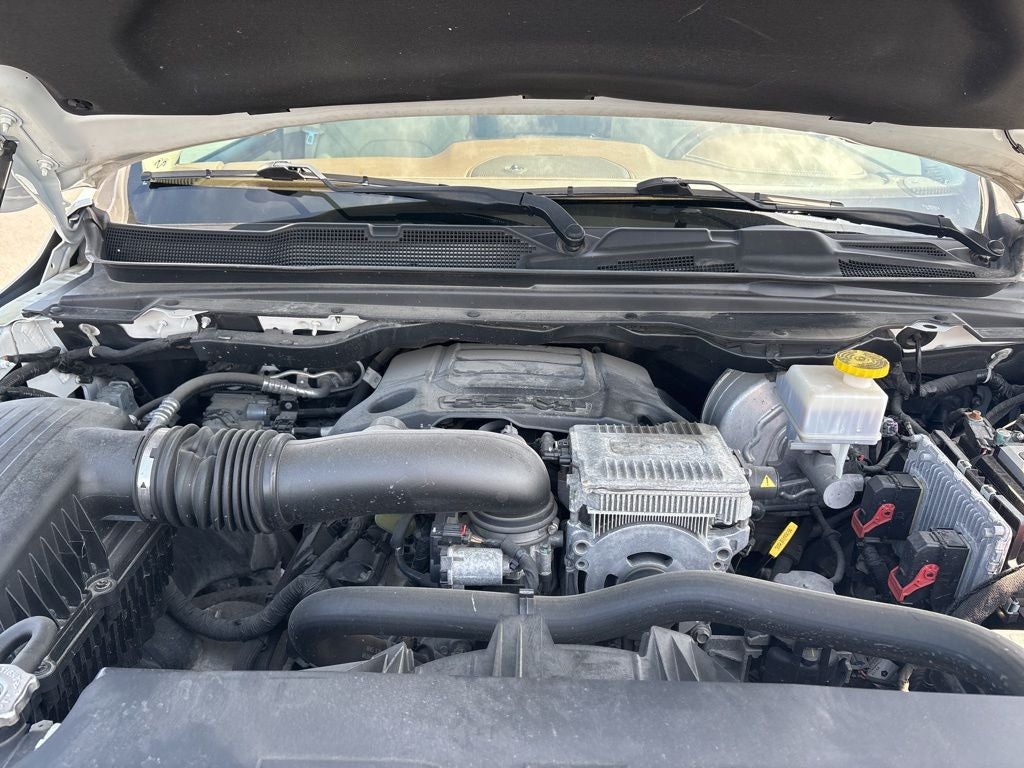 2020 RAM 1500 Laramie Crew Cab 4x4 5'7' Box