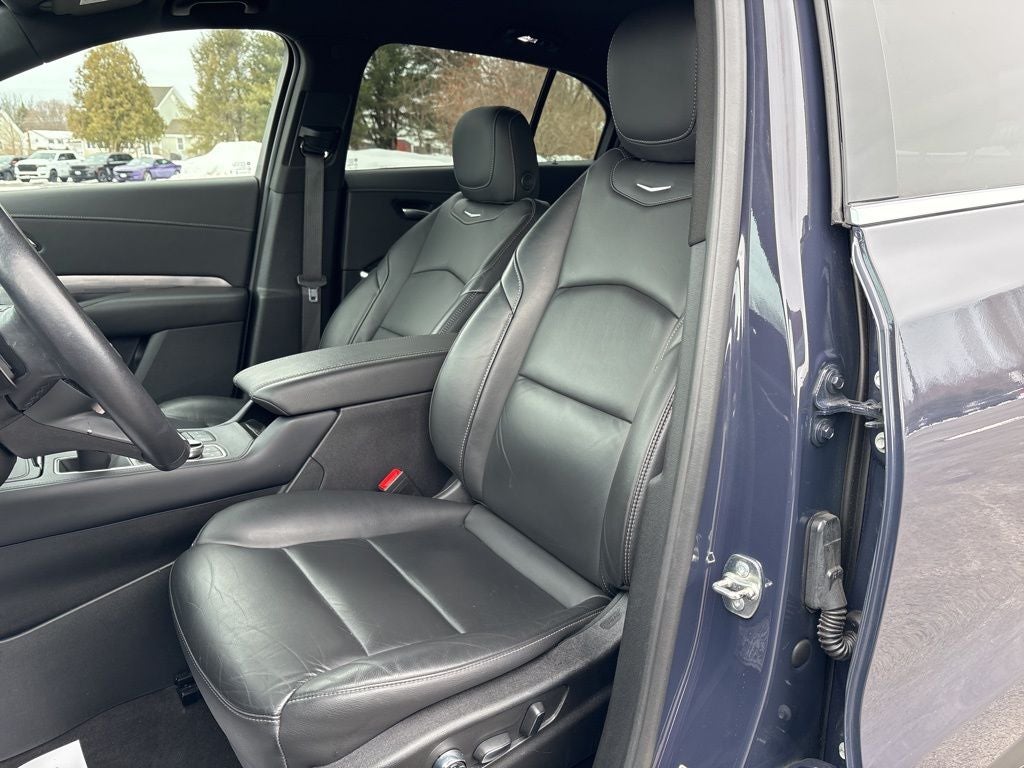 2024 Cadillac XT4 AWD Premium Luxury