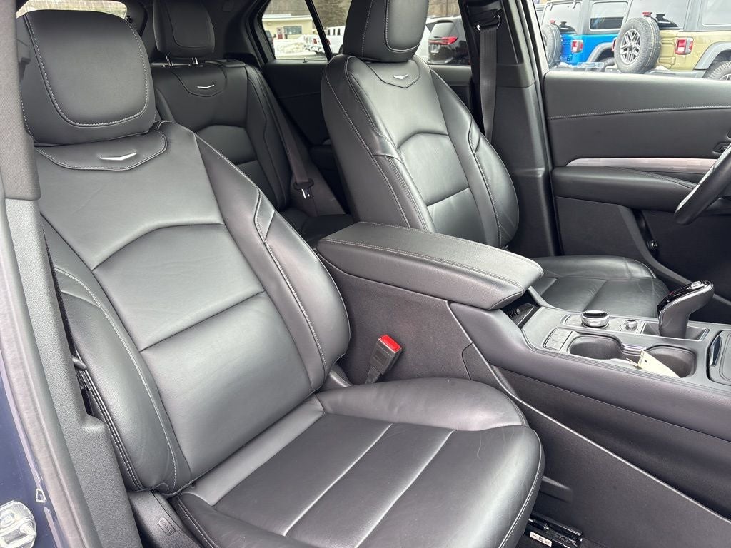 2024 Cadillac XT4 AWD Premium Luxury