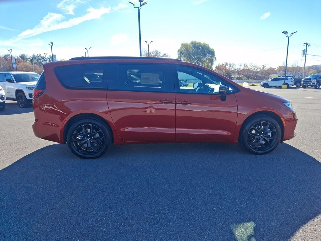 2026 Chrysler Pacifica PACIFICA LIMITED AWD