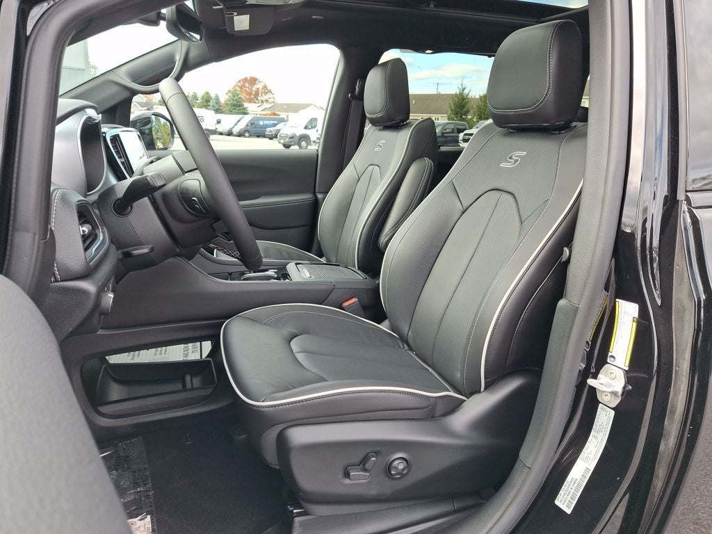 2026 Chrysler Pacifica PACIFICA LIMITED AWD