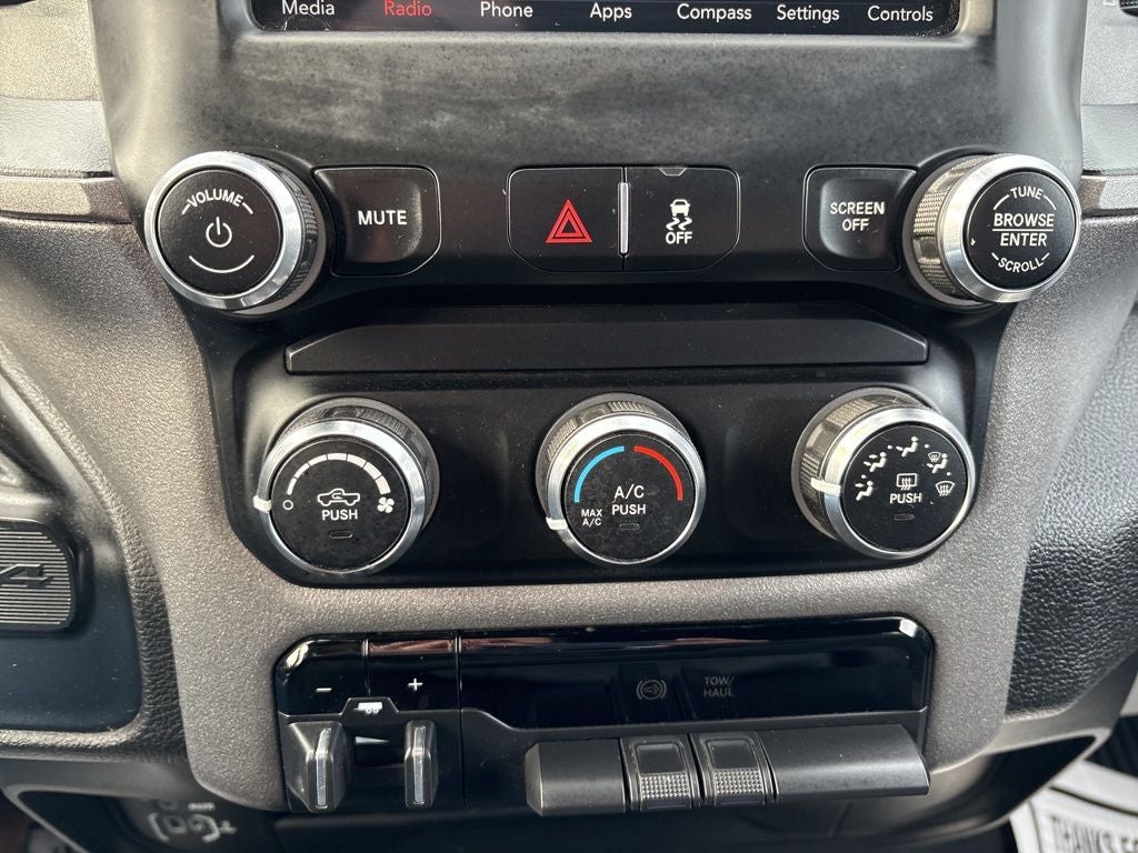 2021 RAM 2500 Tradesman Crew Cab 4x4 6'4' Box