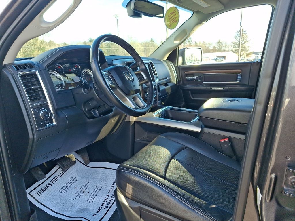 2018 RAM 2500 Laramie Crew Cab 4x4 6'4' Box