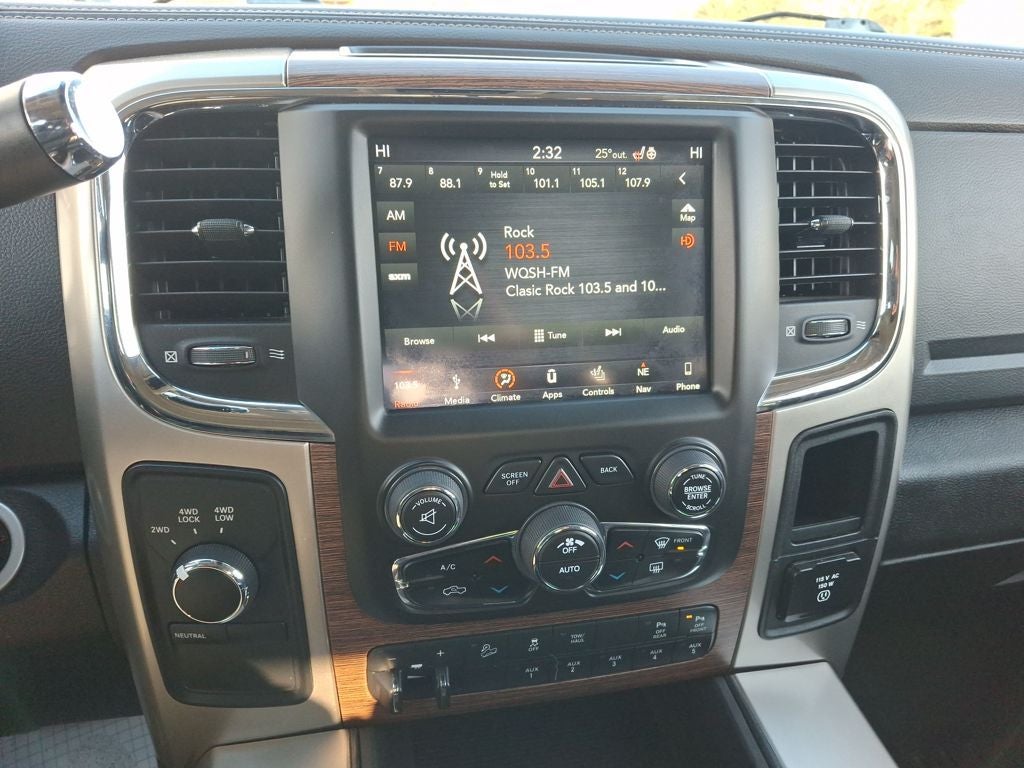 2018 RAM 2500 Laramie Crew Cab 4x4 6'4' Box