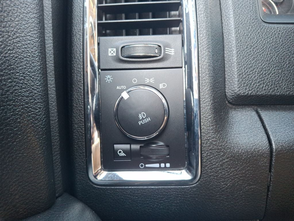 2018 RAM 2500 Laramie Crew Cab 4x4 6'4' Box