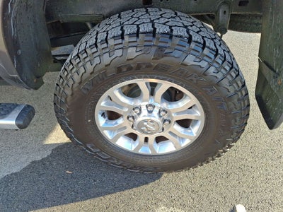 2018 RAM 2500 Laramie Crew Cab 4x4 6'4' Box