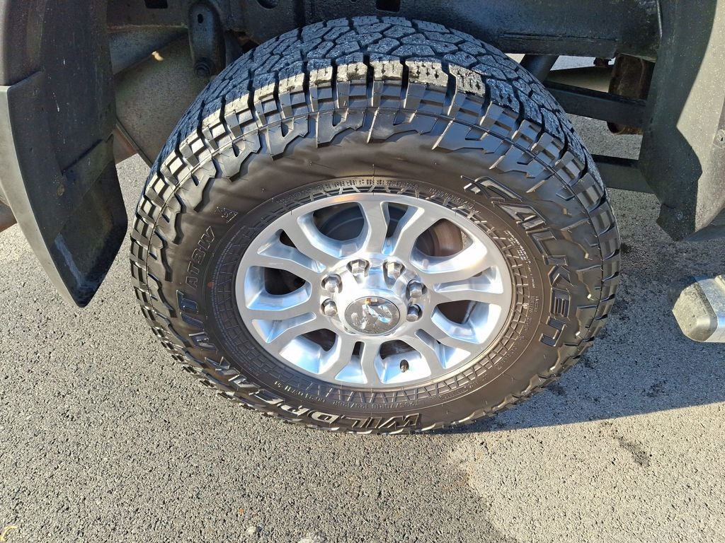 2018 RAM 2500 Laramie Crew Cab 4x4 6'4' Box