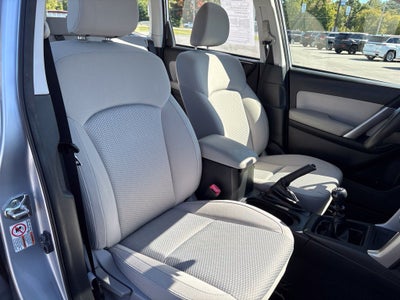2016 Subaru Forester 2.5i ONE OWNER / 6 SPEED!