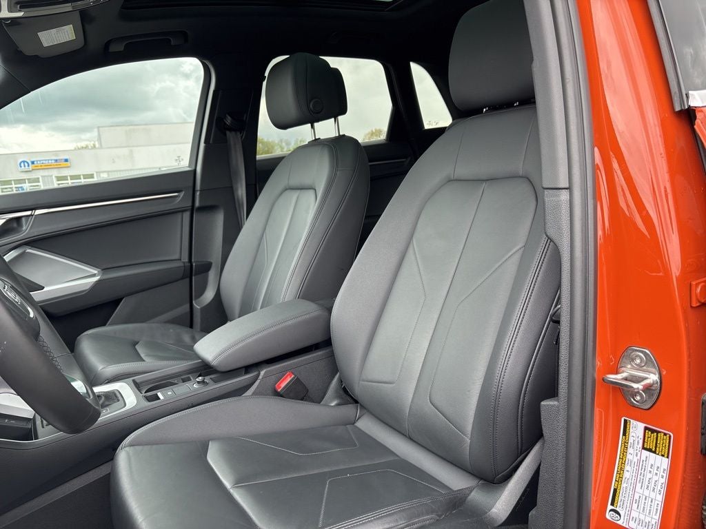 2025 Audi Q3 Premium 45 TFSI S line quattro Tiptronic